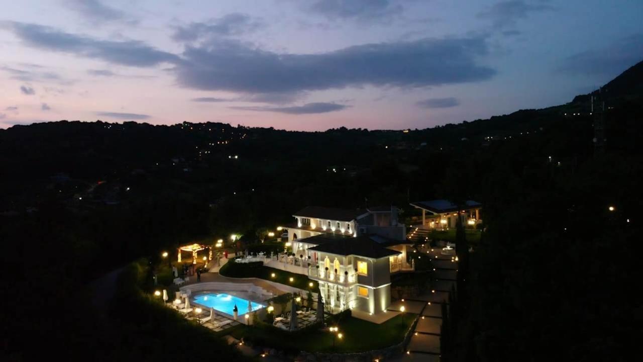 Tenuta Santo Stefano Azienda Agrituristica Santo Stefano del Sole Extérieur photo